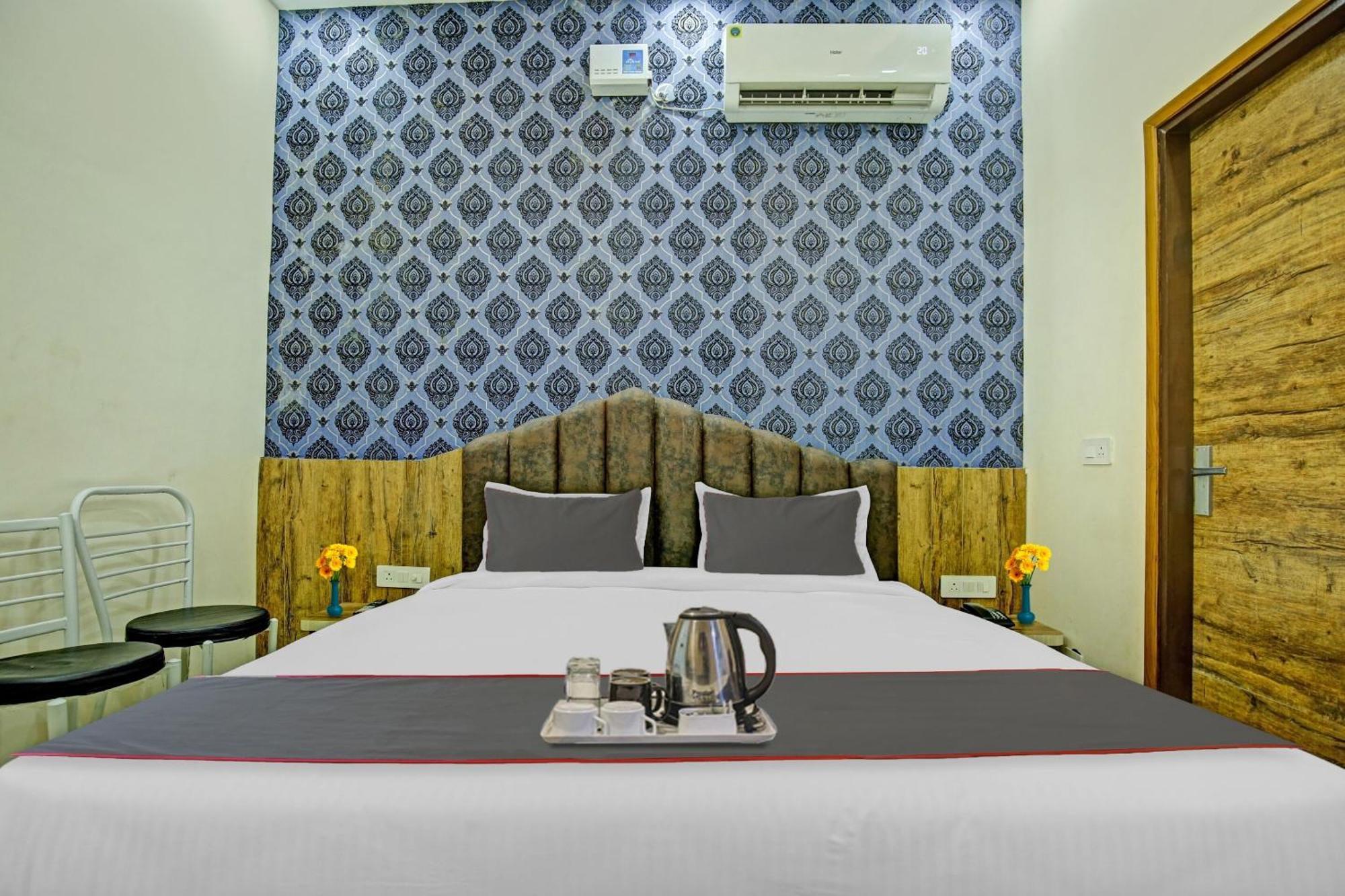 Collection O Rd Hotel Zirakpur Bagian luar foto