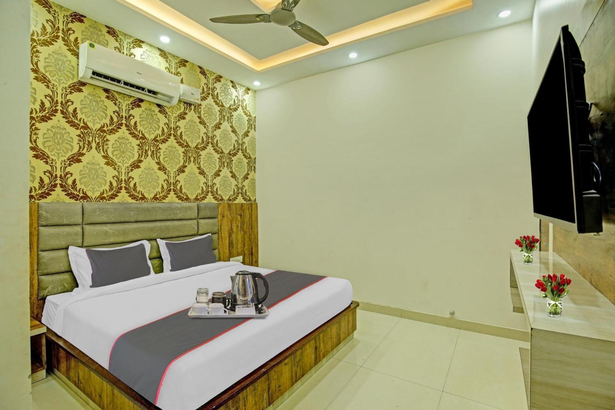Collection O Rd Hotel Zirakpur Bagian luar foto